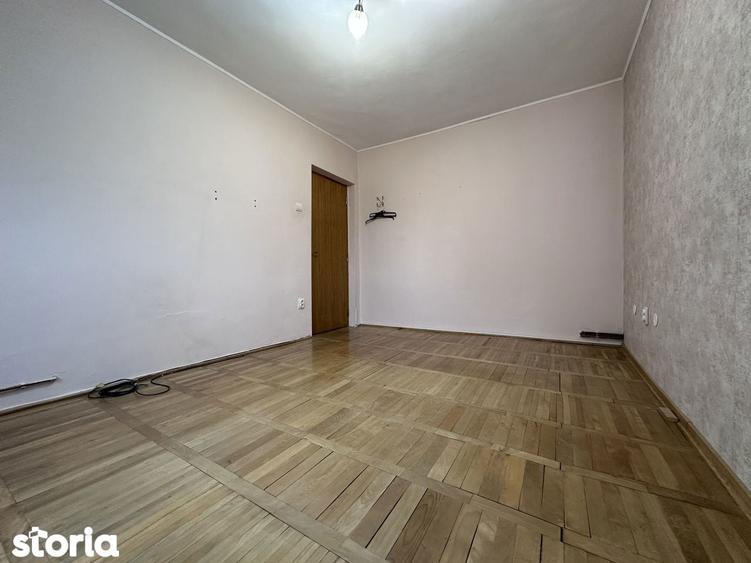 Apartament cu 4 camere decomandat în Micro 5