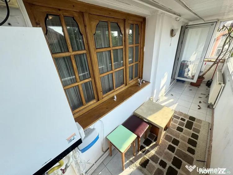 Apartament cu 3 camere decomandat în Delfinariu