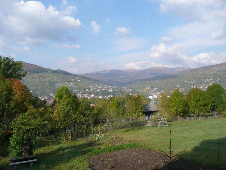 Teren de 1000 mp, în Teșila