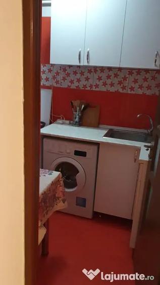 Garsonieră semidecomandată în Apărătorii Patriei