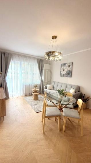 Apartament cu 3 camere semidecomandat în Florești