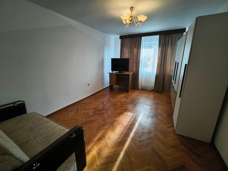Garsonieră decomandată în Radu Negru