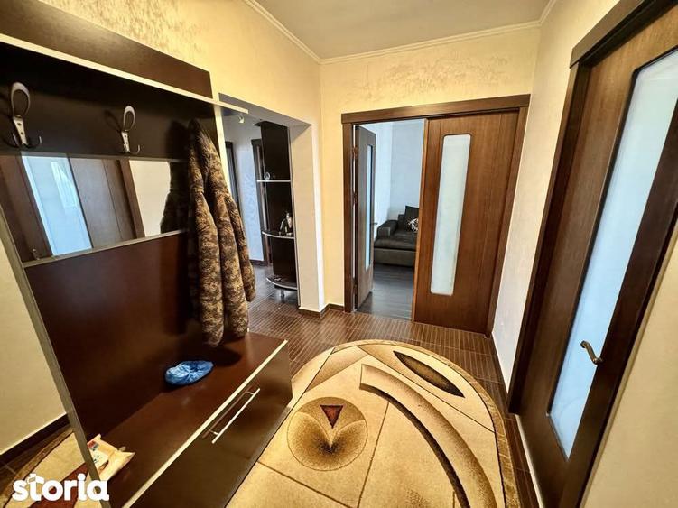 Apartament cu 3 camere decomandat, mobilat în Central