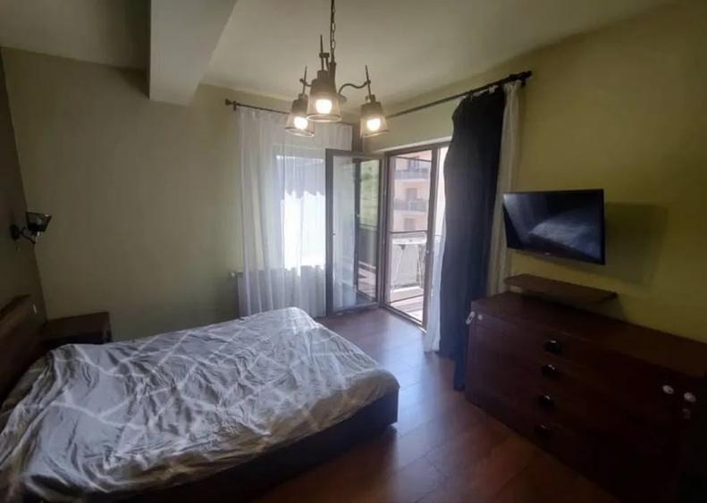 Apartament cu 3 camere semidecomandat, mobilat în Florești