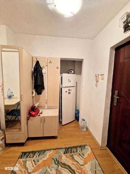 Apartament cu 2 camere semidecomandat în Est
