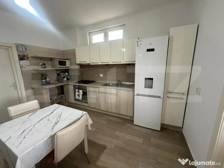 Apartament cu 4 camere decomandat în Central