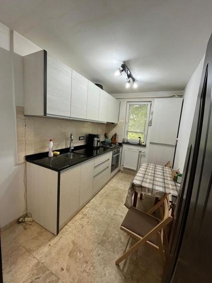 Apartament cu 4 camere decomandat în Central