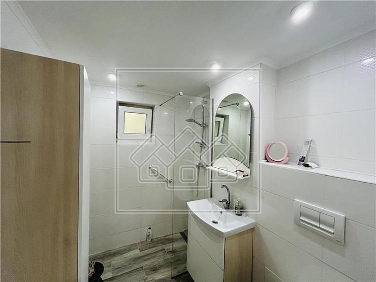 Apartament cu 3 camere decomandat în Terezian