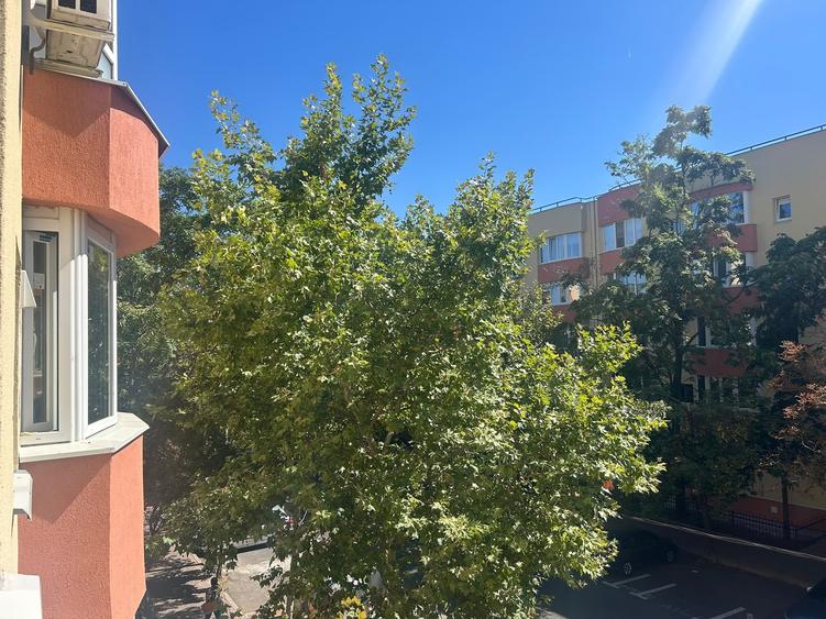 Apartament cu 3 camere în Calea Călărașilor