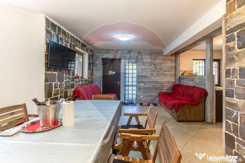 Casă cu 4 camere cu Teren 1053 Mp în Fundata