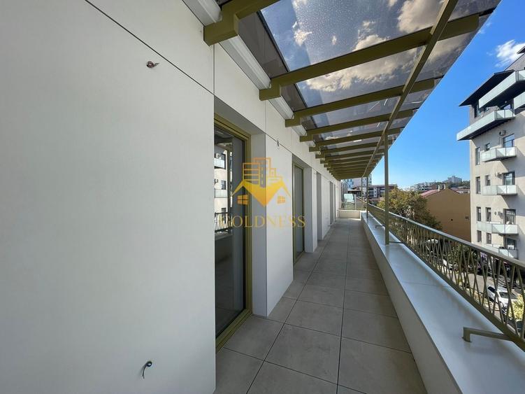 Apartament cu 3 camere semidecomandat în Central