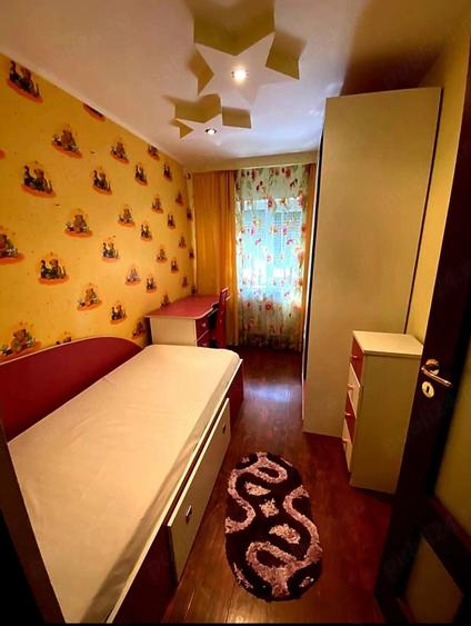 Apartament cu 3 camere decomandat în Micro 17