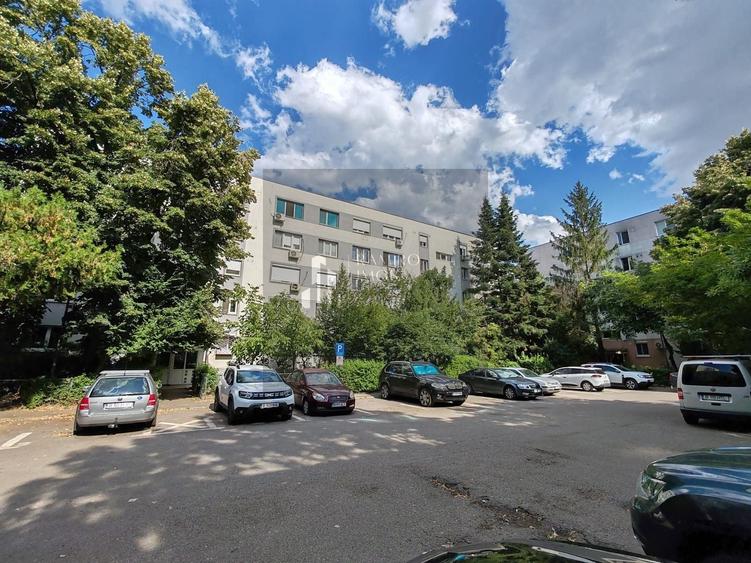 Apartament cu 3 camere decomandat în 1 Decembrie 1918
