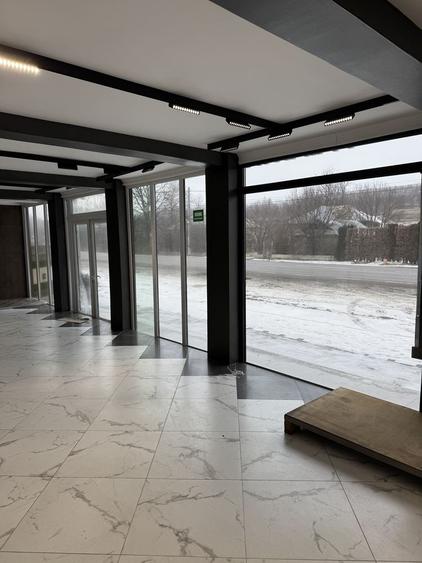 Spațiu comercial, de 120 mp, în Drăgușeni