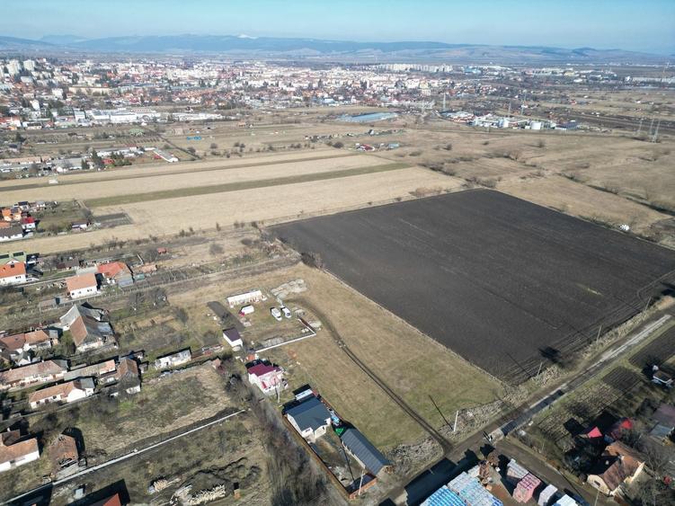 Teren Construcții intravilan de 2168 mp, în Sud-Est