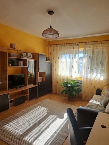 Garsonieră decomandată în Rogerius