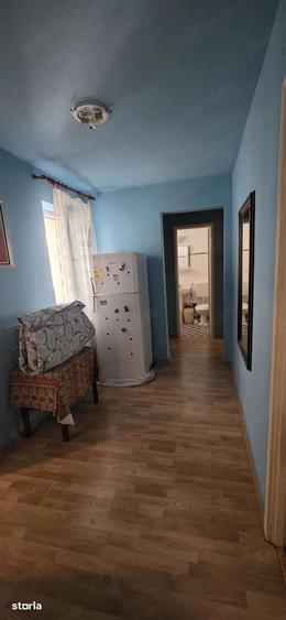 De vanzare apartament 3 camere Tomis Nord - 1