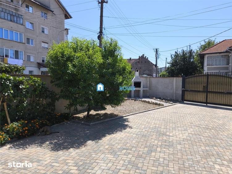 Casă cu 4 camere cu Teren 300 Mp în Central