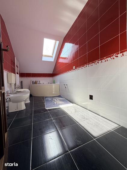 Casă cu 6 camere cu Teren 761 Mp în Brănești