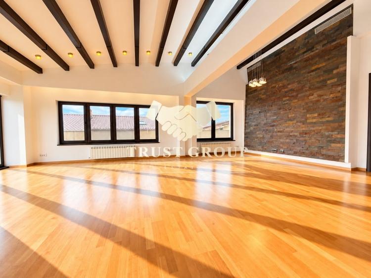 Apartament cu 3 camere decomandat, mobilat în Ultracentral