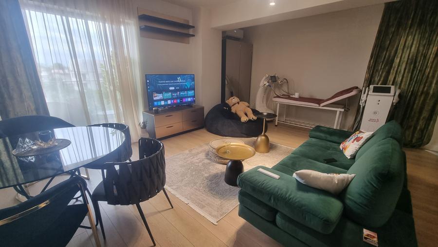 Apartament cu 3 camere decomandat în Faleza Nord