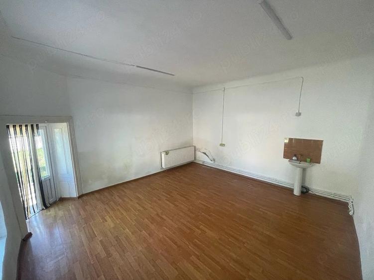 Spațiu comercial, de 30 mp, în Central