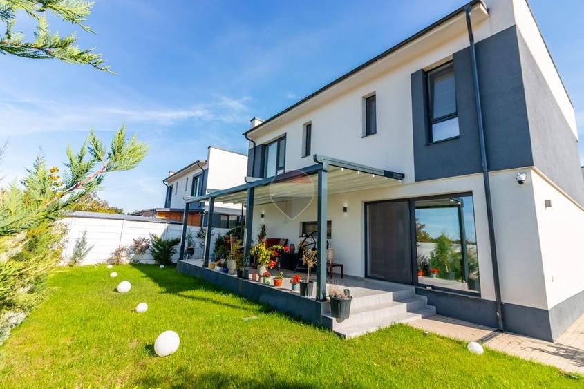 Casă individuală cu 5 camere cu Teren 452 Mp în Corbeanca
