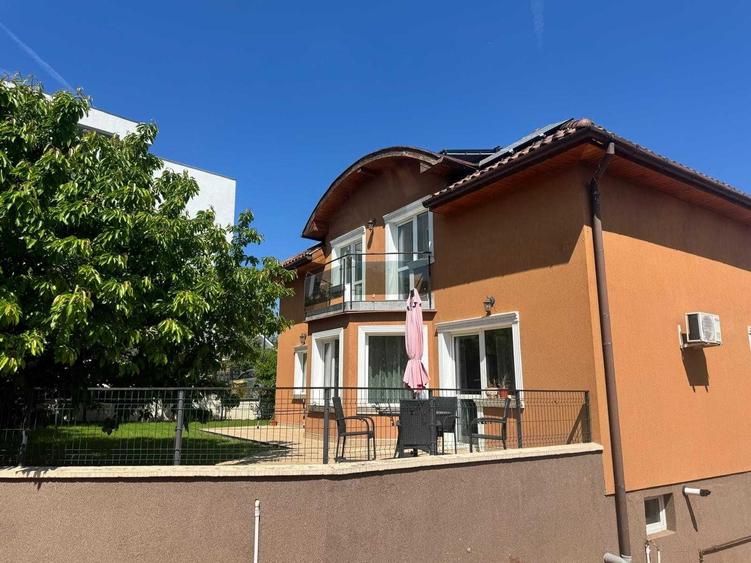 Casă cu 4 camere cu Teren 470 Mp în Câmpului