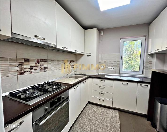Apartament cu 3 camere semidecomandat în Central