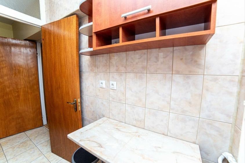 Garsonieră decomandată, mobilată în Ozana