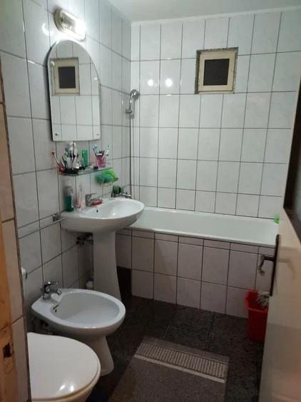 Apartament cu 2 camere decomandat, mobilat în Zorilor