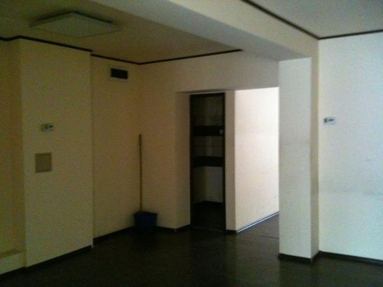 Spațiu comercial, de 75 mp, în Central
