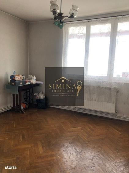 Apartament cu 3 camere în Dâmbu Pietros