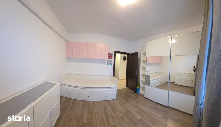 Apartament cu 3 camere decomandat în Central