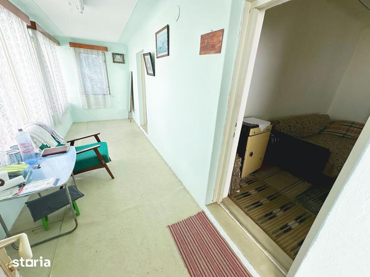 Casă cu 4 camere cu Teren 12500 Mp în Central
