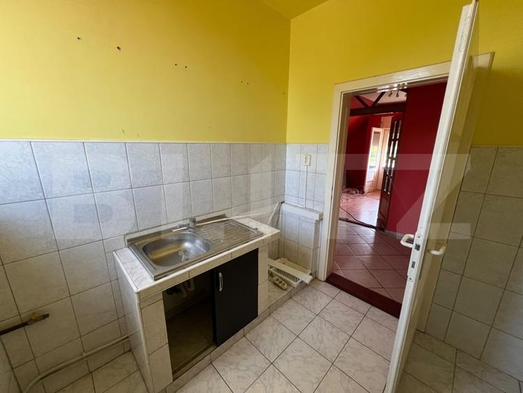 Casă individuală cu 6 camere cu Canalizare în Careiului