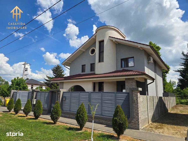 Casă cu 4 camere cu Teren 450 Mp în Central