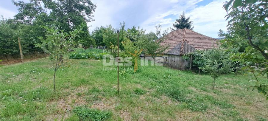 Casă cu 3 camere cu Teren 1715 Mp în Cornești