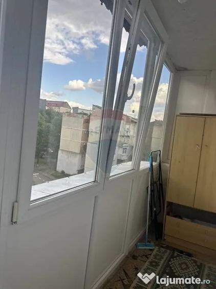 Apartament cu 2 camere semidecomandat în Mărăței