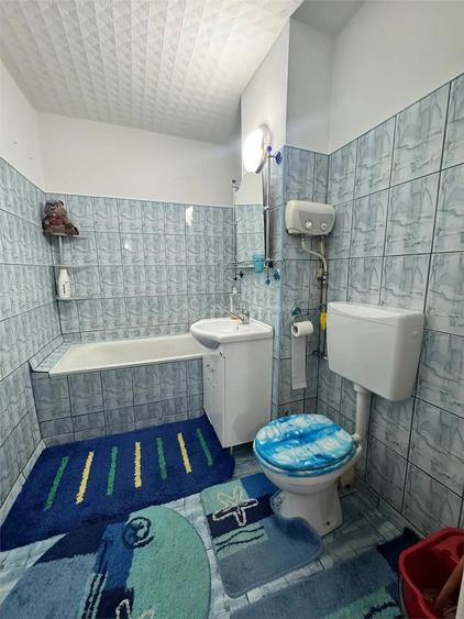 Apartament cu 3 camere decomandat în Zarand