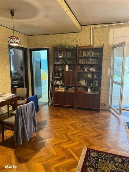 Apartament cu 3 camere semidecomandat în Libertății