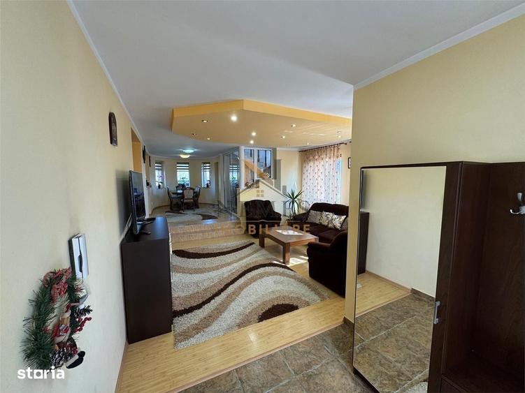 Casă cu 4 camere în Central