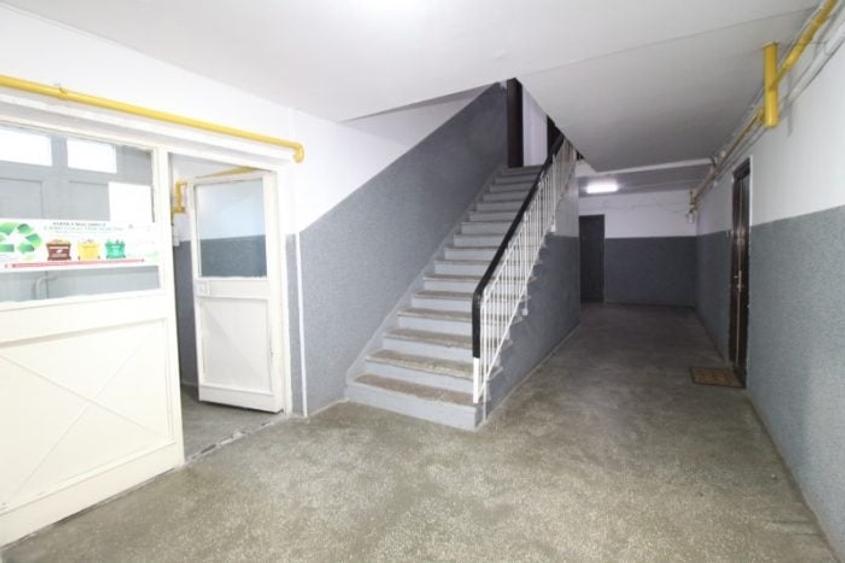 Garsonieră decomandată, mobilată în Vitan Mall