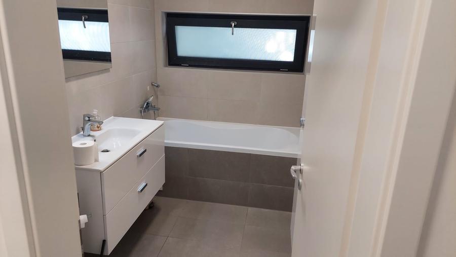 Apartament cu 3 camere, mobilat în Dumbrăvița