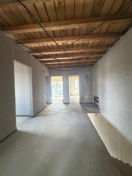 Duplex cu 4 camere cu Canalizare în Dumbrăvița