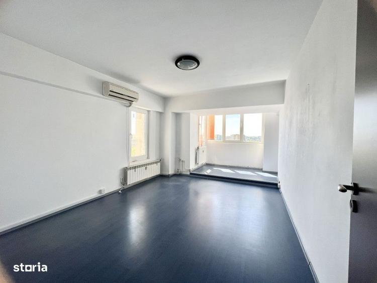 Apartament cu 4 camere în Văcăresti
