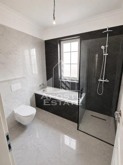 Casă cu 5 camere cu Teren 278 Mp în Torontalului