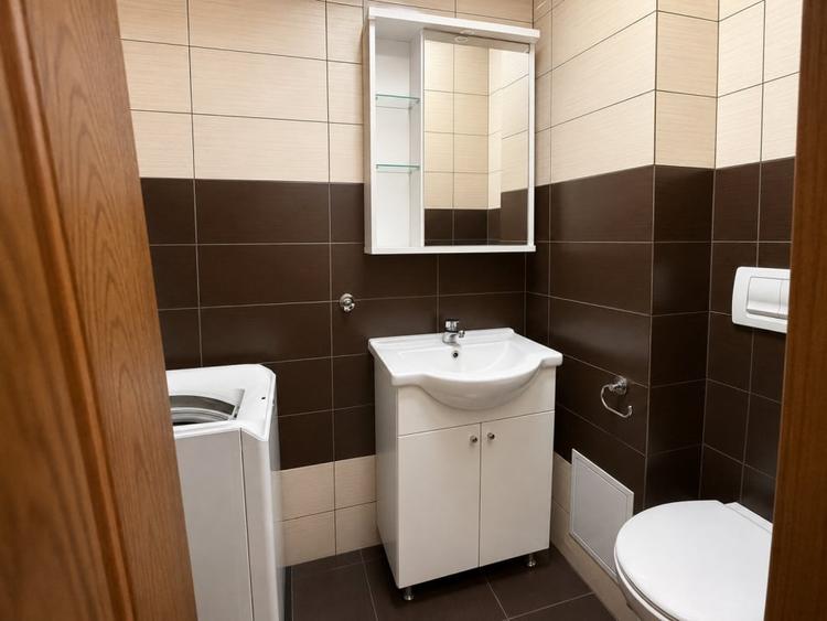 Apartament cu 3 camere decomandat, mobilat în Noua