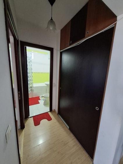 Apartament cu 2 camere semidecomandat, mobilat în Grivița