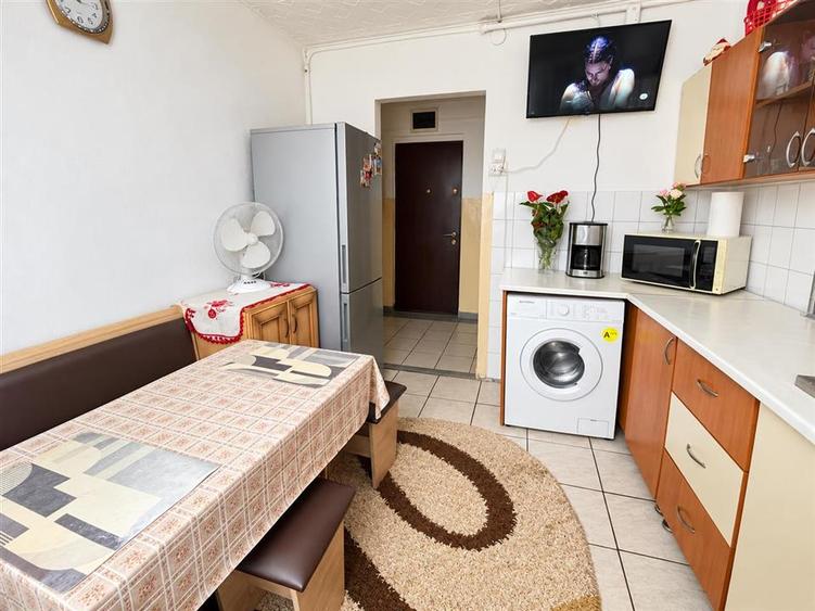 Garsonieră decomandată, mobilată în Vasile Aaron